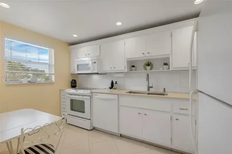 555 NW 4th Avenue Boca Raton FL 33432