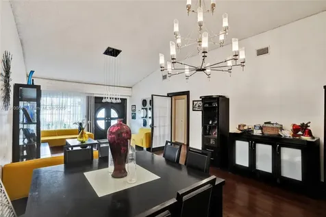 652 SE 8th Street Hialeah FL 33010