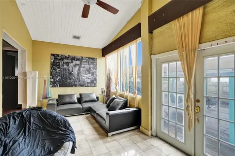 652 SE 8th Street Hialeah FL 33010