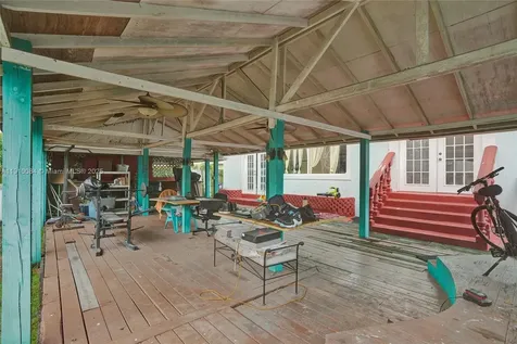 652 SE 8th Street Hialeah FL 33010
