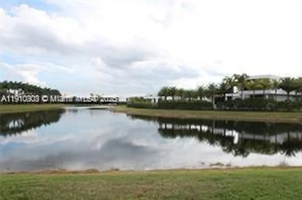 180 Riviera Circle Weston FL 33326