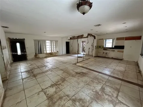 10441 SW 48th Street Miami FL 33165