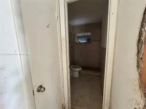 10441 SW 48th Street Miami FL 33165