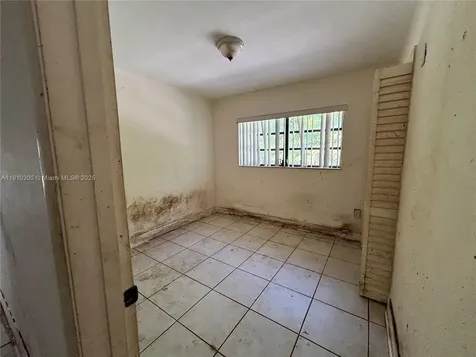 10441 SW 48th Street Miami FL 33165