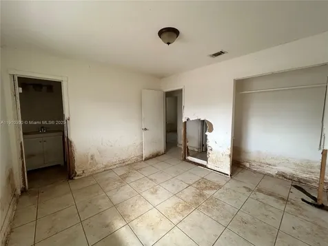 10441 SW 48th Street Miami FL 33165