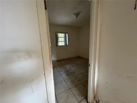 10441 SW 48th Street Miami FL 33165