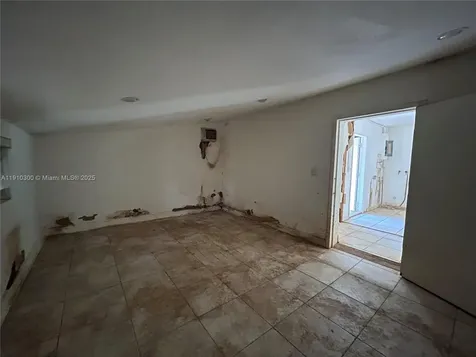 10441 SW 48th Street Miami FL 33165