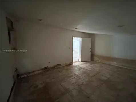 10441 SW 48th Street Miami FL 33165