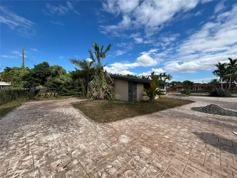 10441 SW 48th Street Miami FL 33165