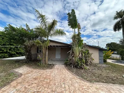10441 SW 48th Street Miami FL 33165