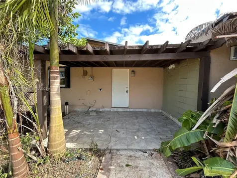 10441 SW 48th Street Miami FL 33165