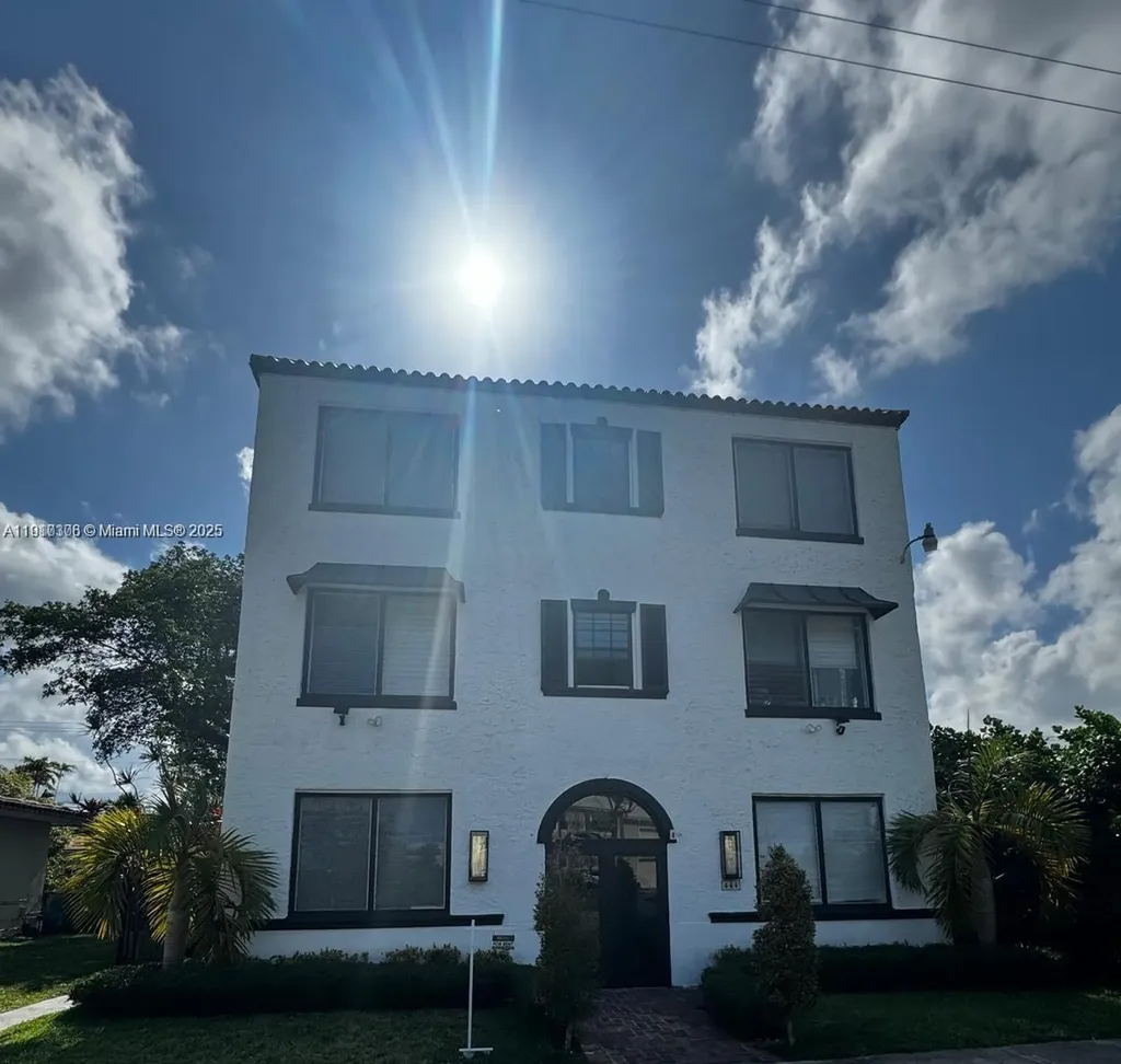 444 Ponce De Leon Boulevard Coral Gables FL 33134