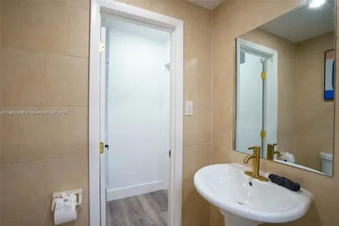 444 Ponce De Leon Boulevard Coral Gables FL 33134