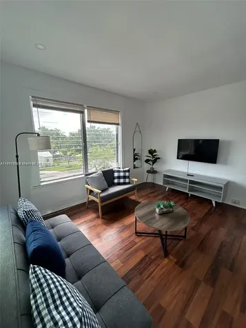 444 Ponce De Leon Boulevard Coral Gables FL 33134