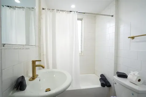 444 Ponce De Leon Boulevard Coral Gables FL 33134