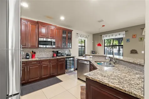 8825 NW 100th Place Doral FL 33178