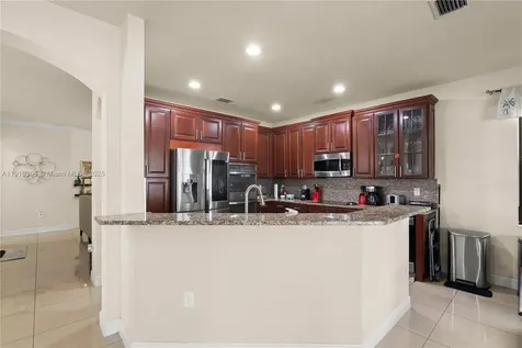 8825 NW 100th Place Doral FL 33178