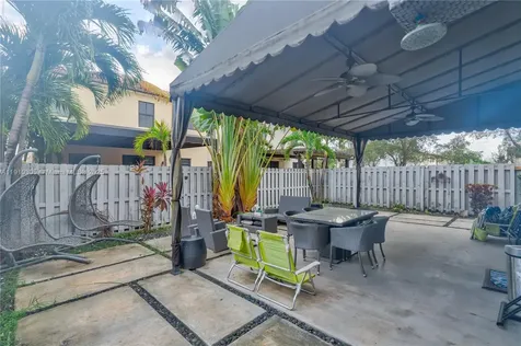 8825 NW 100th Place Doral FL 33178