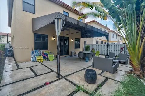 8825 NW 100th Place Doral FL 33178