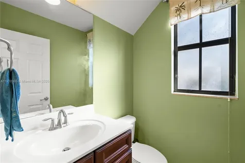 8825 NW 100th Place Doral FL 33178