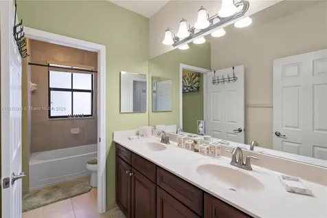 8825 NW 100th Place Doral FL 33178