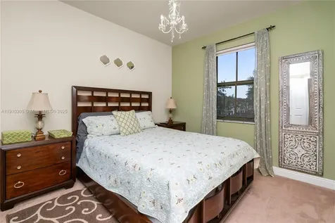 8825 NW 100th Place Doral FL 33178