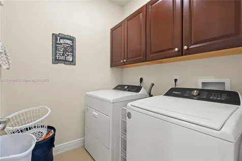 8825 NW 100th Place Doral FL 33178