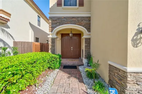 8825 NW 100th Place Doral FL 33178