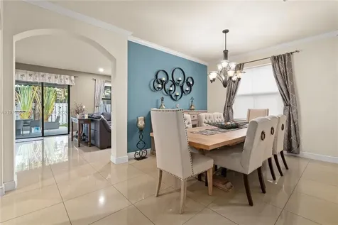 8825 NW 100th Place Doral FL 33178