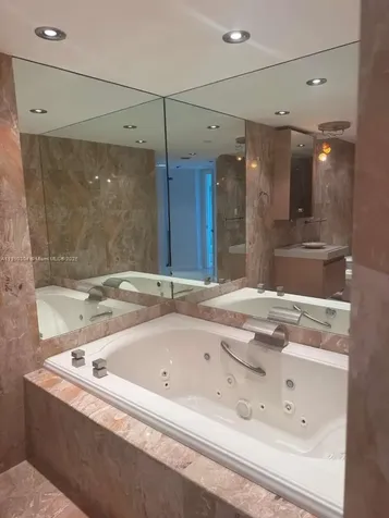5025 Collins Avenue Miami Beach FL 33140