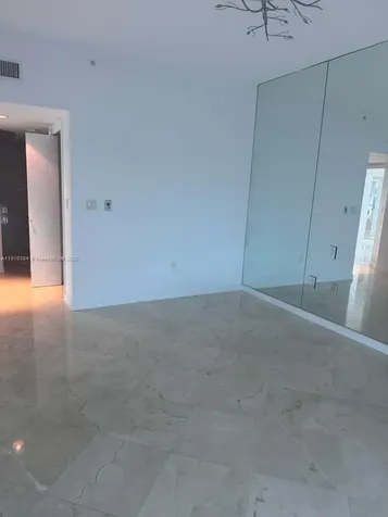 5025 Collins Avenue Miami Beach FL 33140