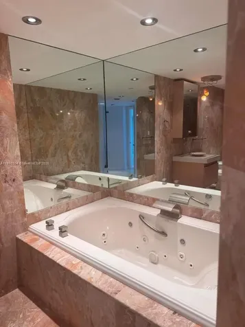 5025 Collins Avenue Miami Beach FL 33140