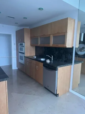 5025 Collins Avenue Miami Beach FL 33140