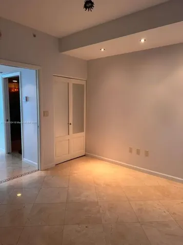 5025 Collins Avenue Miami Beach FL 33140