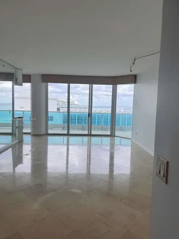 5025 Collins Avenue Miami Beach FL 33140