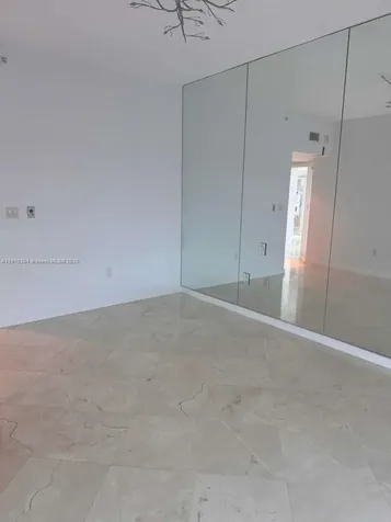 5025 Collins Avenue Miami Beach FL 33140