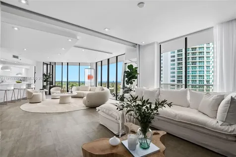 20281 E Country Club Drive Aventura FL 33180