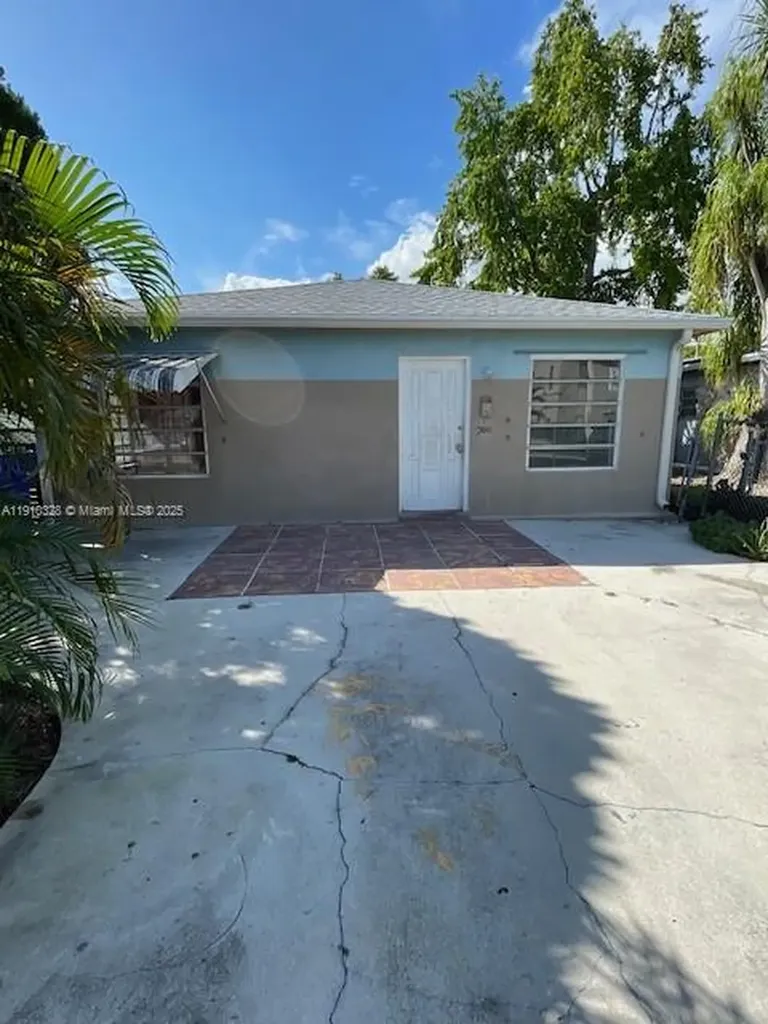 300 SW 31st Court Miami FL 33135