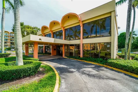 9320 Fountainebleau Boulevard Miami FL 33172