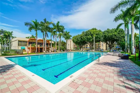 9320 Fountainebleau Boulevard Miami FL 33172