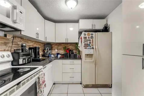 9320 Fountainebleau Boulevard Miami FL 33172