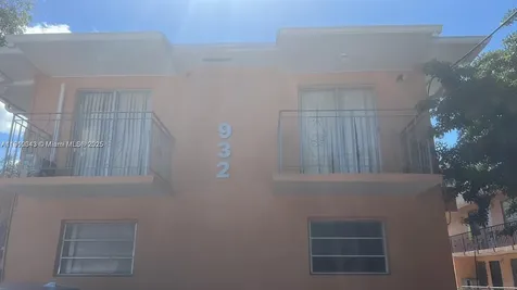 932 NW 5th Street Miami FL 33128