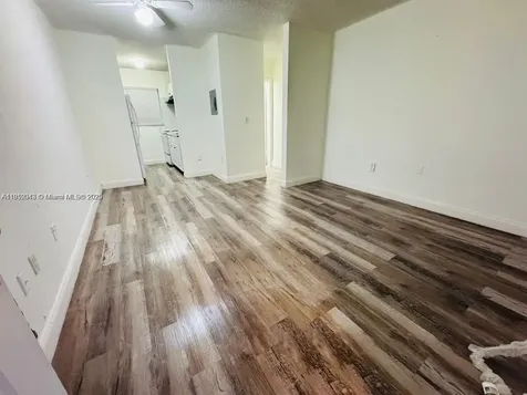 932 NW 5th Street Miami FL 33128