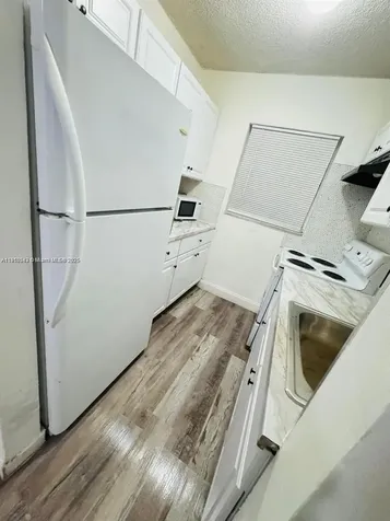 932 NW 5th Street Miami FL 33128