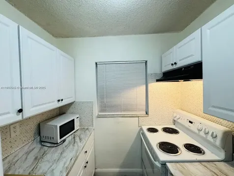 932 NW 5th Street Miami FL 33128