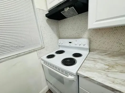 932 NW 5th Street Miami FL 33128