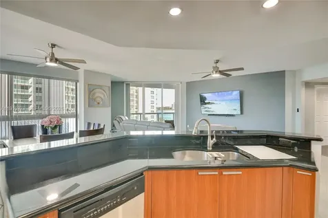 231 Riverside Drive Daytona FL 32117