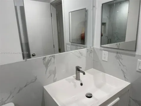926 Michigan Avenue Miami Beach FL 33139