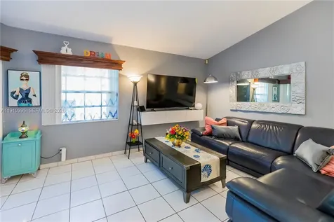 1327 Seagrape Circle Weston FL 33326
