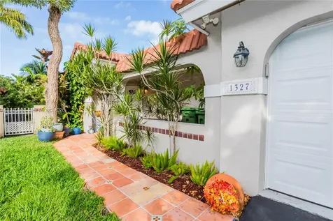 1327 Seagrape Circle Weston FL 33326